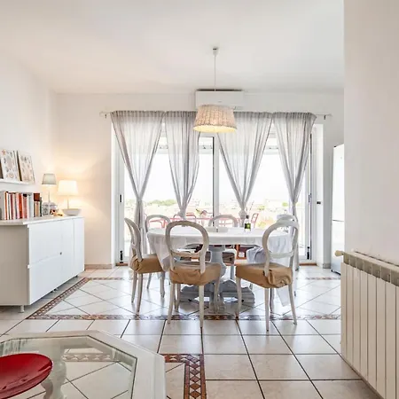 Attique With Terraces & Lovely Veranda Apartmán